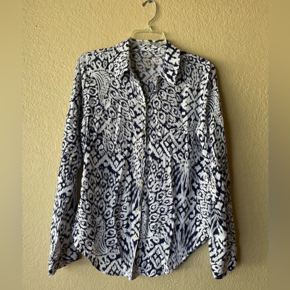Lilly Pulitzer Sea View Navy Button Up Shirt women Size Medium Long Sleeve RAYON